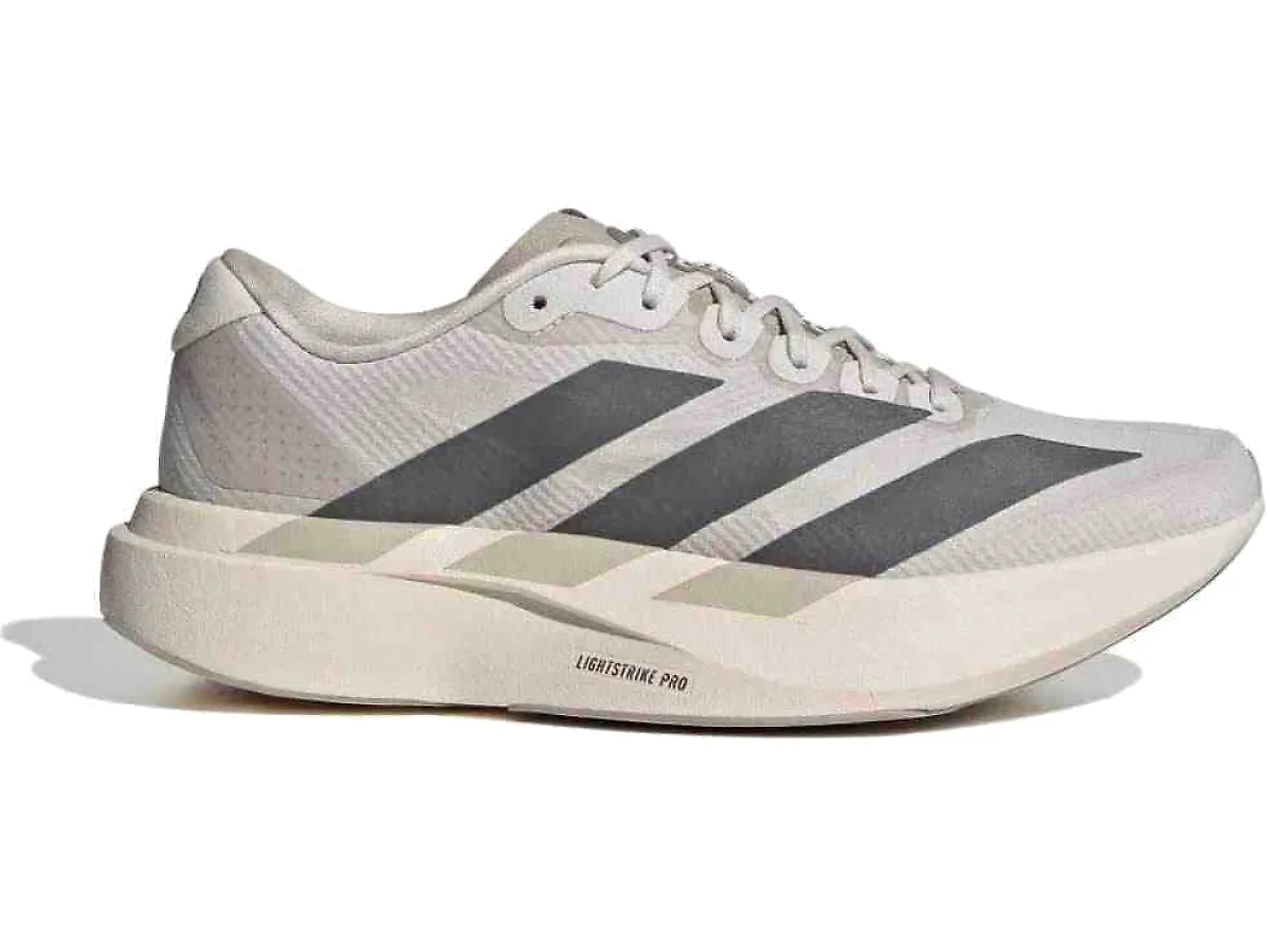 KJ2001_1_FOOTWEAR_Photography_Side-Lateral-Center-View_white