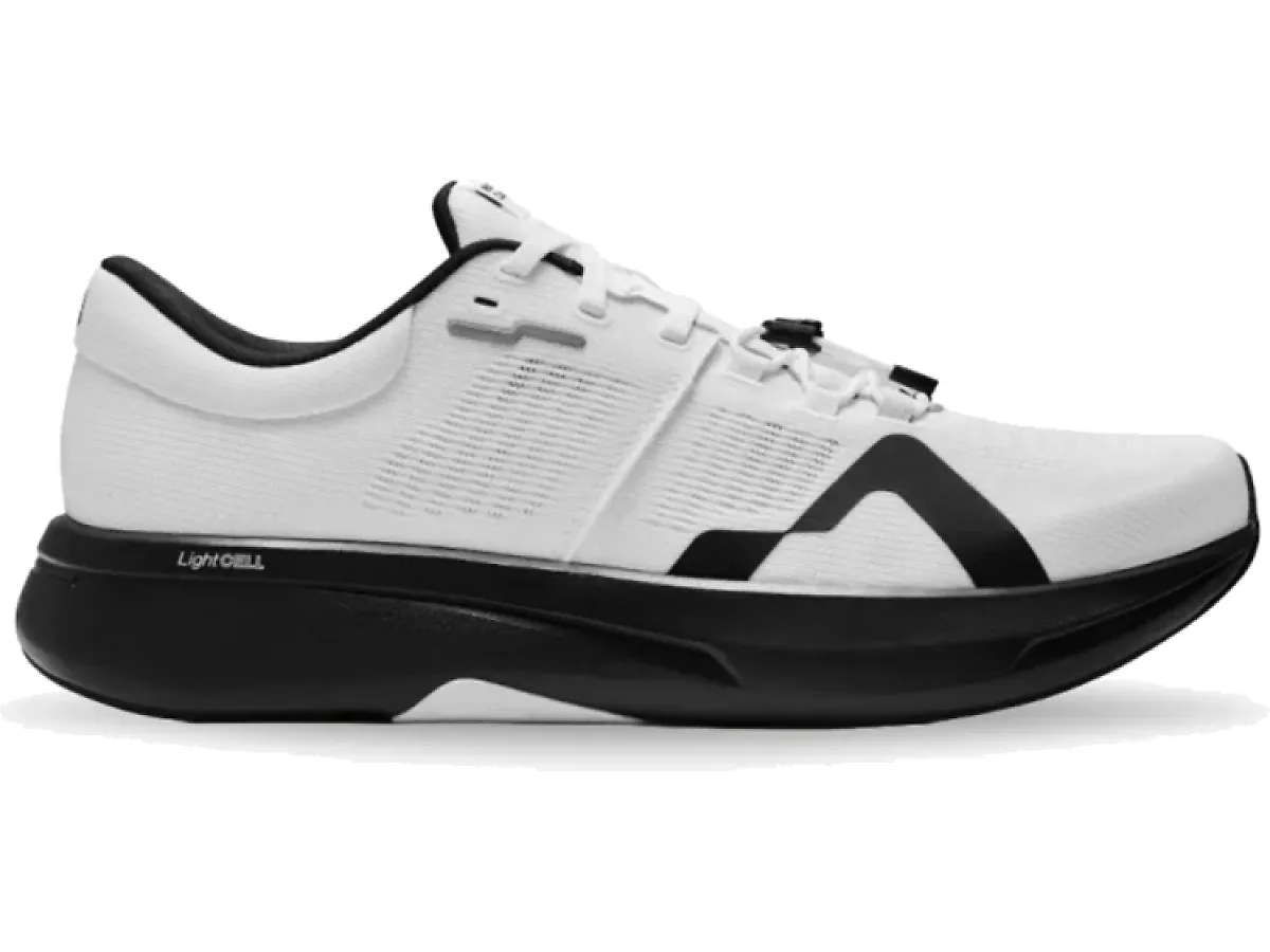 w-mount-to-coast-r1-white-black_1