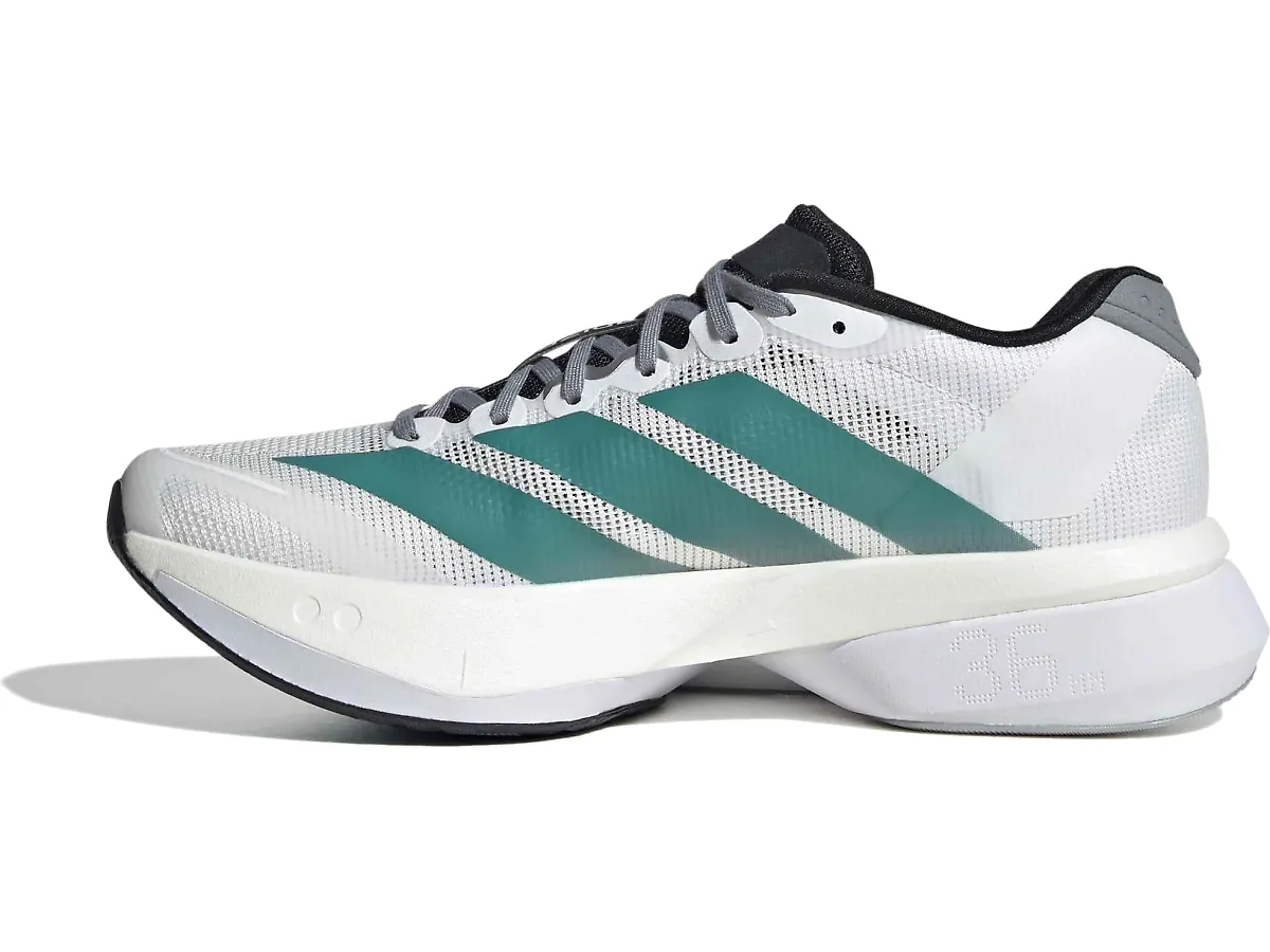 JR4793_5_FOOTWEAR_Photography_Side-Medial-Center-View_white